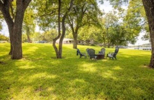 Burnet Condo | Condo 17, Beautiful Lake View
