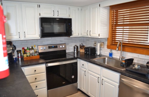 West Dover Condo | Condo < 1mi. from Mt. Snow/Free Shuttle