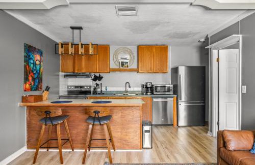 Melbourne Beach Apartment | Condo - 2 min walk to beach