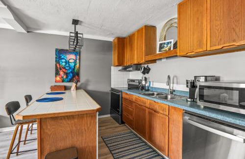 Melbourne Beach Apartment | Condo - 2 min walk to beach