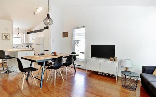 Stoneham Apartment | Condo 49 Chemin de la Corniche by Les Chalets Alpins
