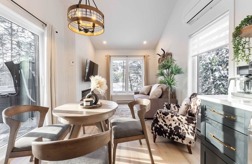 Saint Come Ski Chalet | Condo and Spa - Le Saloon Nordik