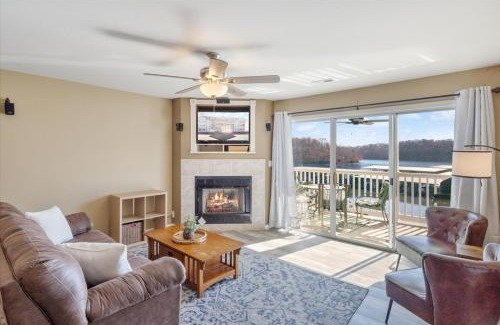 Osage Beach House | Condo at Parkview Bay - Your Lakefront Oasis