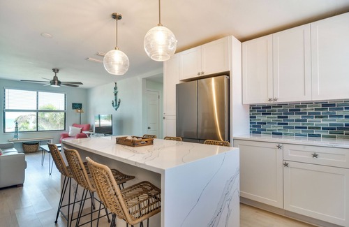 St. Pete Beach Condo | Condo at Upham Beach Park w/Heated Pool Access!