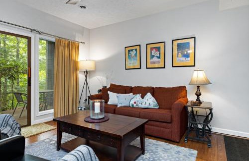 Wintergreen House | Condo At Wintergreen Walk To Slope, Pool Access