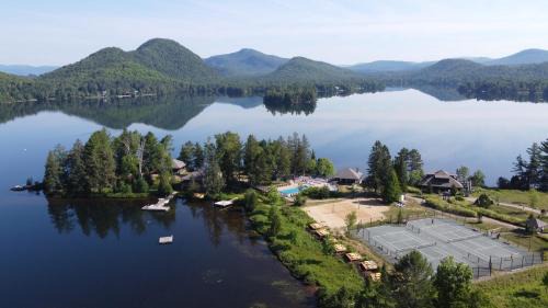 Lac Superieur Village House | Condo by the Lake - Mountain View & Resort