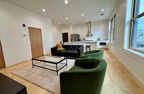 Van Buren Condo | Condo C - Gallery Suites Downtown Marion