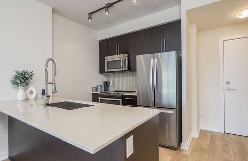 Mississauga Apartment | Condo Centrally Located in Downtown Mississauga