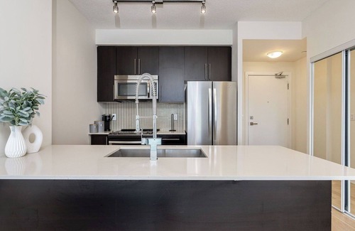 Mississauga Apartment | Condo Centrally Located in Downtown Mississauga