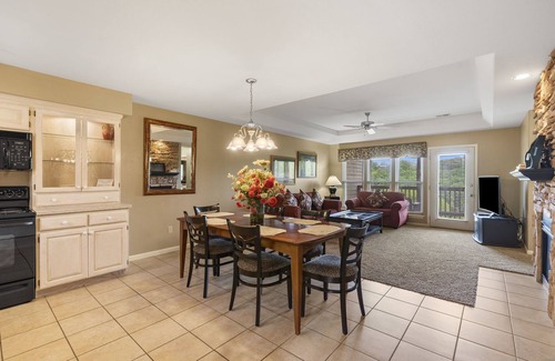 Branson West Condo | Condo & Connecting Suite in a Lovely Gated Community