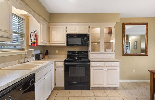 Branson West Condo | Condo & Connecting Suite in a Lovely Gated Community