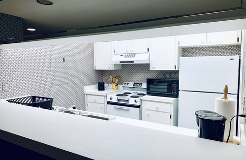 Haines City House | Condo D, kitchen, washer/dryer, sleeps 6