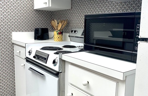 Haines City House | Condo D, kitchen, washer/dryer, sleeps 6