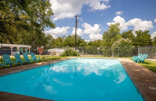 Burnet Condo | Condo D - Two Bedroom Condo