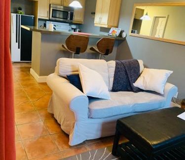 Mont-Tremblant Village Apartment | Condo entier, fully equiped pool and Spa only in summer