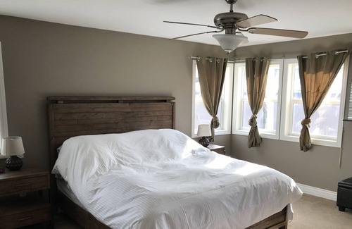 Sicamous House | Condo for Rent w/ Heated Garage in Sicamous, for summer 25 ft boat slip included