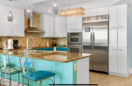 Orange Beach East Condo | Condo in lovely Orange Beach! Everything you need, with beautiful ocean views!