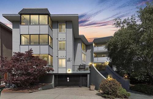 Grand Lake Apartment | Condo in Most sought after neighborhoods