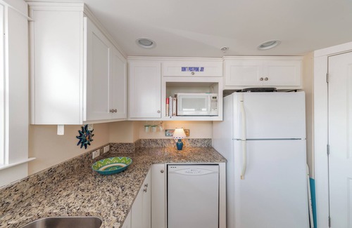 Tybee Island Condo | Condo just steps from the beach and swimming in the ocean!