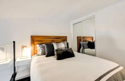 Mont-Tremblant Village Apartment | Condo moderne, escapade vacance, vue sur montagnes