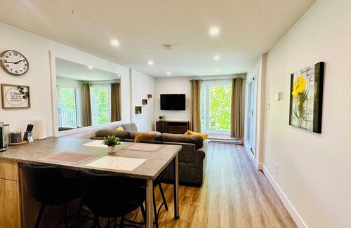 Mont-Tremblant Village Apartment | Condo Mont Tremblant | Swimming Pool, Spa