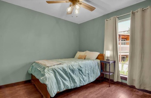 Riverside Apartment | Condo near downtown Austin!
