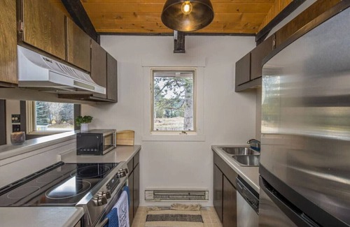 Big Sky Condo | Condo Near Skiing w/Fireplace & Indoor Pool/Suana