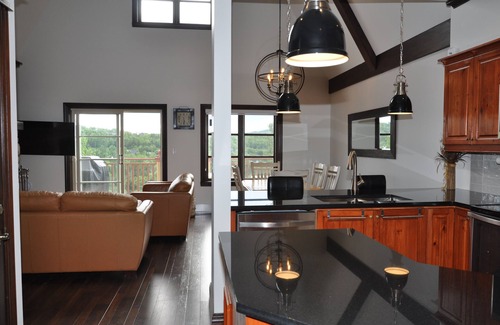 Mont-Tremblant Condo | Condo Renovated 2 Bedroom In Le Plateau.