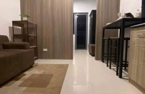 Highway Hills Condo | Condo Resort Style in the Center of Everything