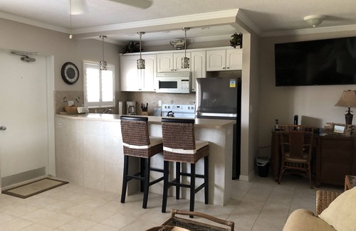 Sarasota Condo | Condo steps from Lido Beach and Gulf of Mexico in Sarasota