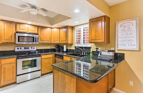 Paradise Valley Village Condo | Condo w/Pool Access, 8 Mi to Phoenix Mtn Preserve