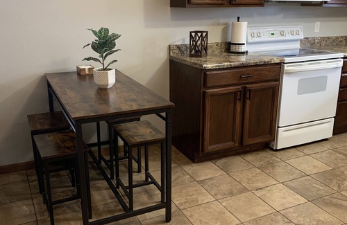 Monroe City Condo | Condo walking distance to Mark twain Lake and Jellystone! Sleeps 8!