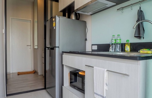 Bang Kaeo Condo | Condo with gym, pool, coworking areas, convenience store and shuttle van to BTS