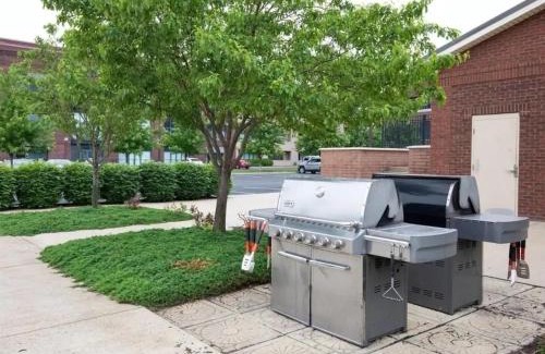 Sandusky Apartment | Condo with Lake & Cedar Point Views From Balcony.