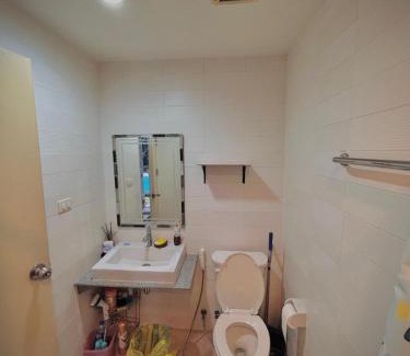 Suan Luang Apartment | Condo with Pool View & Great Amenities Bangkok