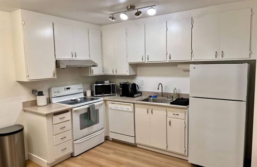 Grand Lake Condo | Condo with Pool + Secure Parking