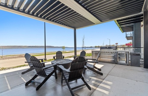 Lake City Condo | Condo with stunning views of Lake Pepin - Assigned Garage - Unit 207