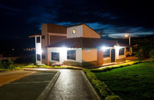 Barichara House | Condominio Parque Baviera