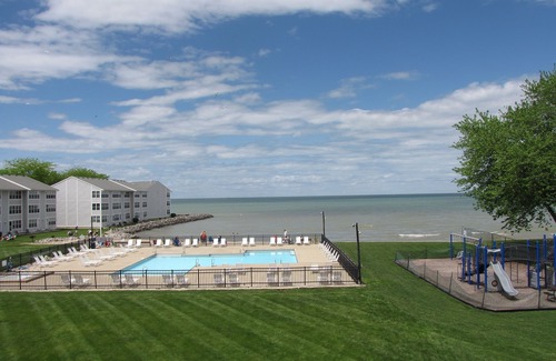 Port Clinton Condo | Condos Located on LAKE ERIE with beach, pool & in Port Clinton. Near Jet Express