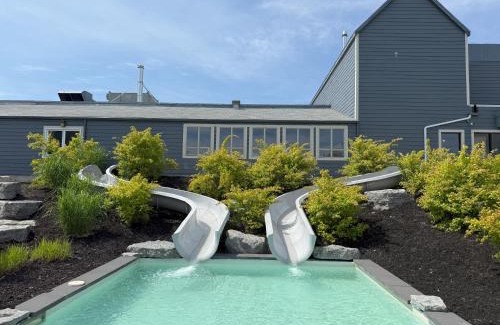 Beaupre Resort | Condos Vacances MSA - incluant piscine et spas extérieurs chauffés à L'ANNÉE!