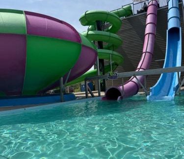 Beaupre Resort | Condos Vacances MSA - incluant piscine et spas extérieurs chauffés à L'ANNÉE!
