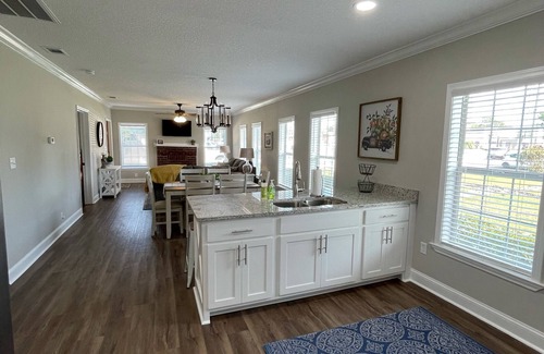 Folkston House | Conductor’s Corner - Exquisite Railside Cottage in Folkston, GA