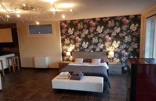 Moriondo Torinese Apartment | CONFINEDEISANTI Bed&Breakfast