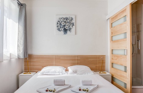 Grand Lyon Apartment | Confluence - Superb pied à terre with private parking