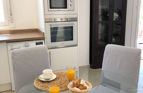 Bollullos de la Mitacion Apartment | ¡confortable y Bonito, a 15 km de Sevilla y a 5 km del Aeródromo de La Juliana!