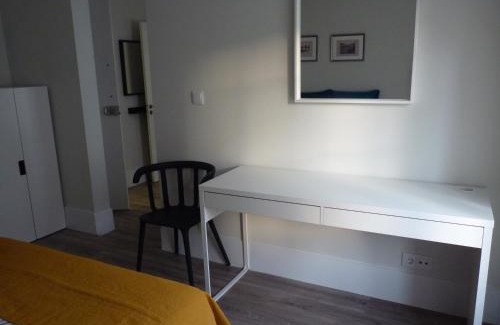 Sao Joao de Deus Apartment | Confortable 1 Bedroom Apartment at Roma Avenue - 1A