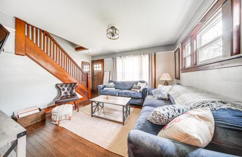 Conneaut House | Conneaut Vacation Rental with Deck Near Lake Erie!