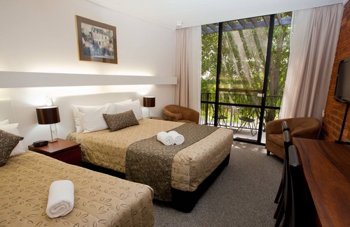 Traralgon Hotel | Connells Motel & Serviced Apartments