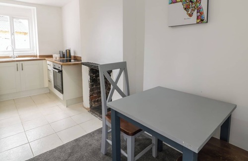 Hendrerwydd Cottage | CONOR’S COTTAGE, pet friendly, character holiday cottage in Denbigh