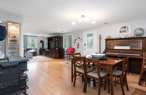 Consecon Apartment | Consecon Cove-North beach PEC